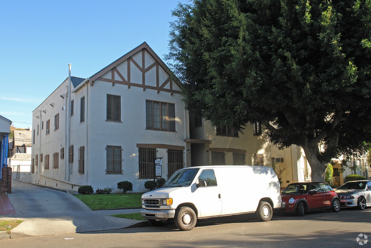 Building Photo - 626 S Cloverdale Ave
