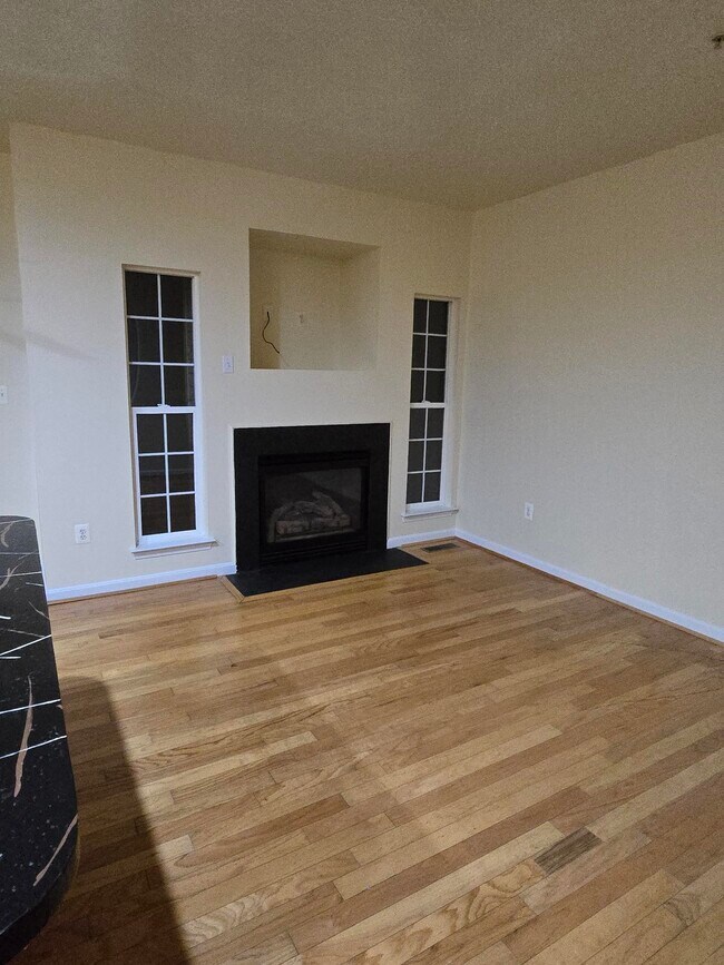 Building Photo - 8229 Shooting Star Ln