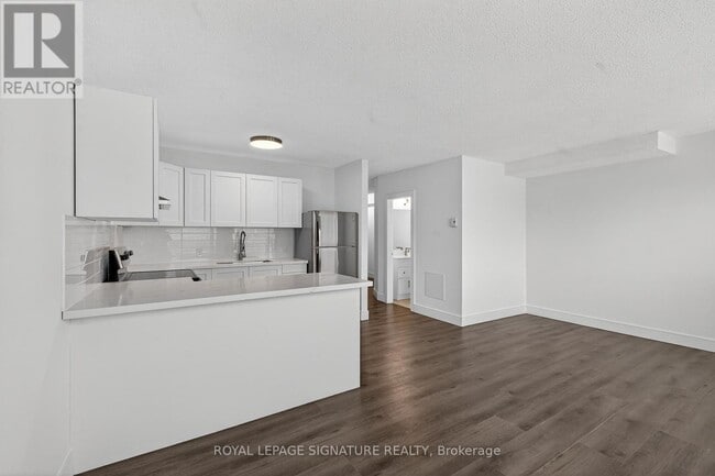 Building Photo - 215 Danforth Ave