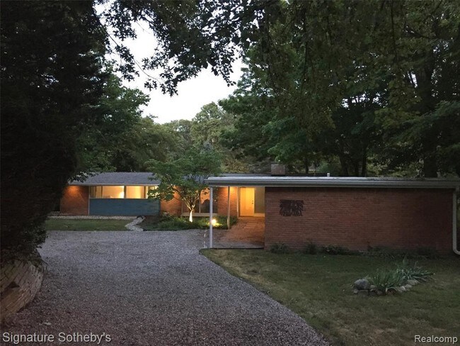 Building Photo - 29845 Highmeadow Rd
