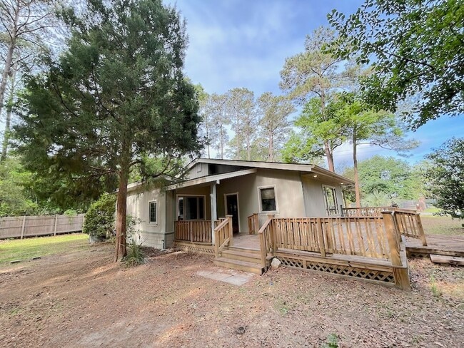 Building Photo - 54 Falligant Ave