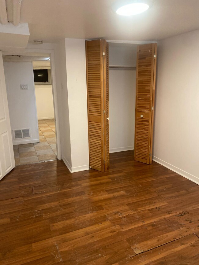 Building Photo - 362 Friel St