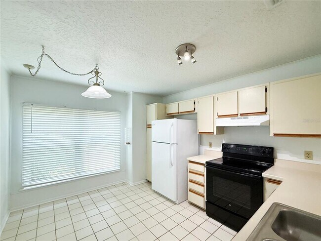 Building Photo - 1023 Gwyn Cir