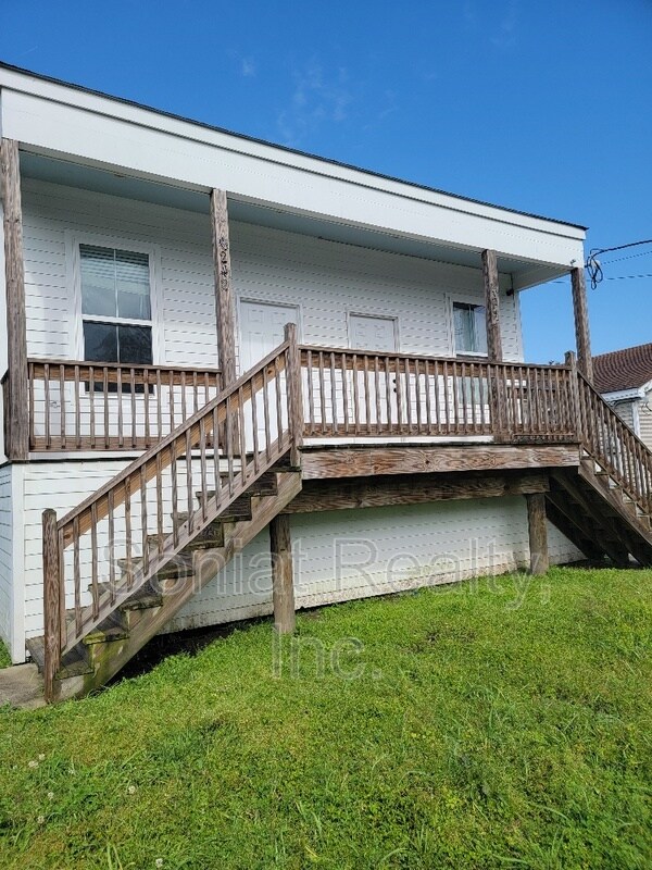 6242 Warrington Dr, New Orleans, LA 70122 Condo for Rent in New