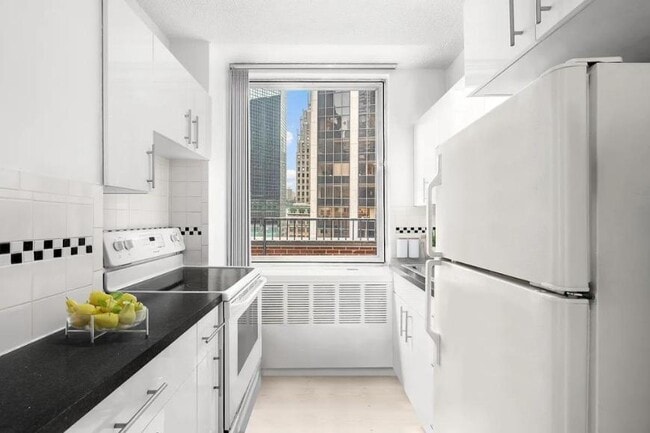 Building Photo - 0 bedroom in New York NY 10005
