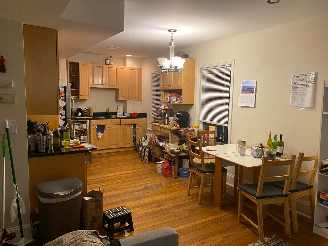 Primary Photo - 23 Aspinwall Ave