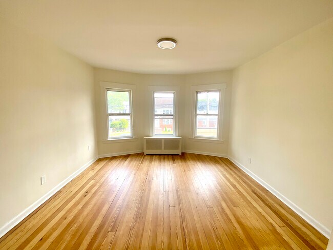 Foto del edificio - 118 Hadley Ave
