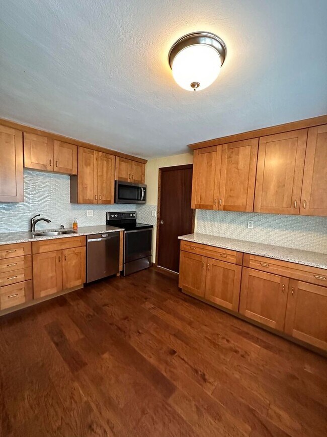 Building Photo - Nice! Duplex in Chesterfield!