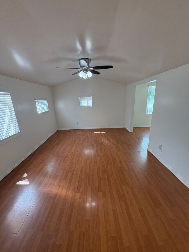 Foto del edificio - Light and Bright 2 Bed 1 Ba Close to Sweet...