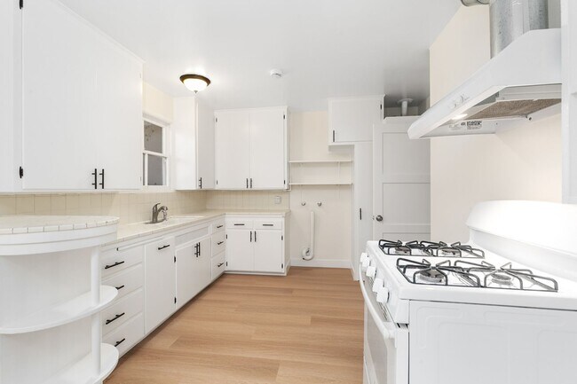 Building Photo - Cozy 2 Bed 1 Bath Santa Ana Home