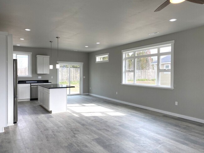 Building Photo - 2026 New Home in Dallesport