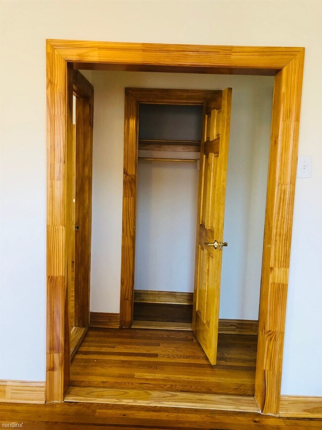 Foto del edificio - 2 br, 1 bath Apartment - 2310 42nd St