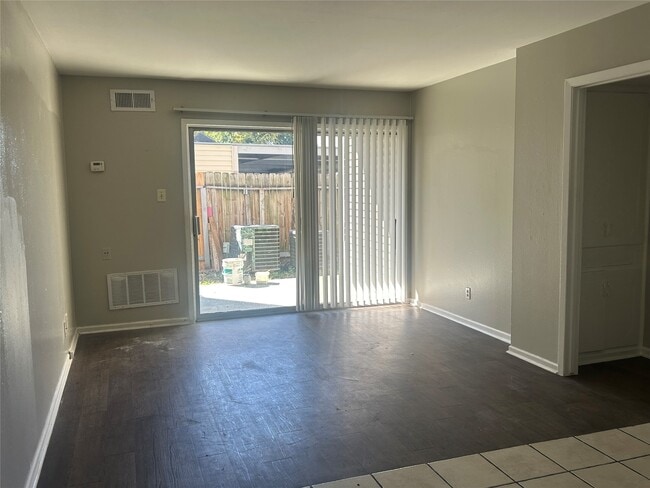 Building Photo - 6702 Biggs Ct