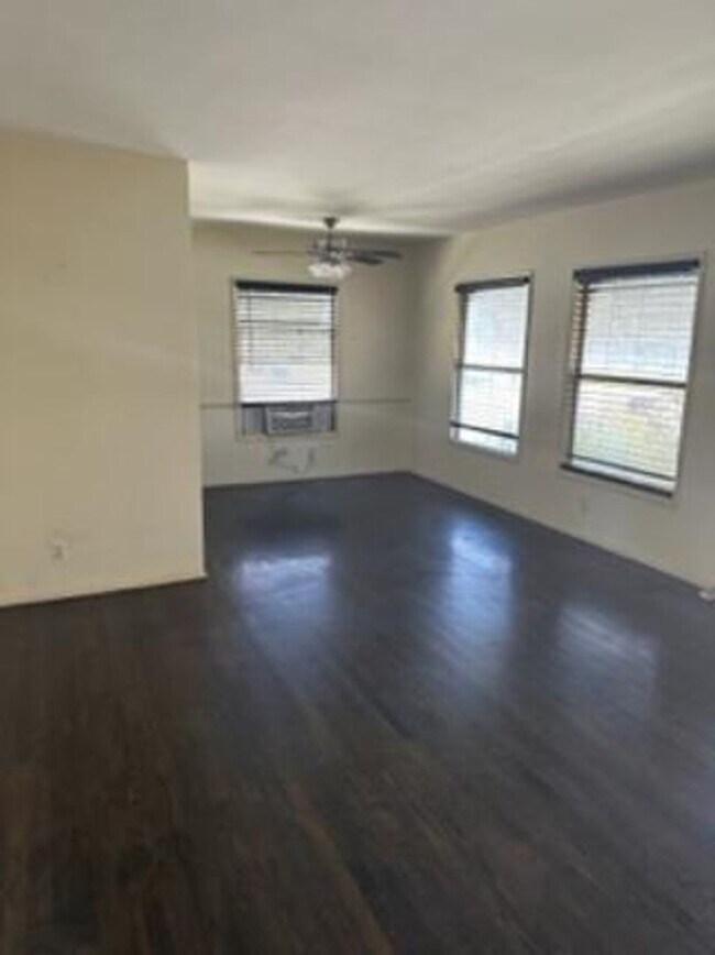 Foto del edificio - Lakewood 3 Bedroom 1 Bath home for lease!