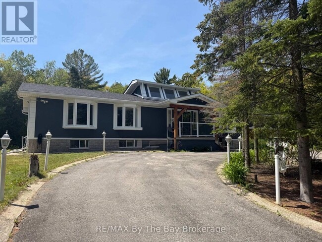 Building Photo - 24 Bridlewood Crescent