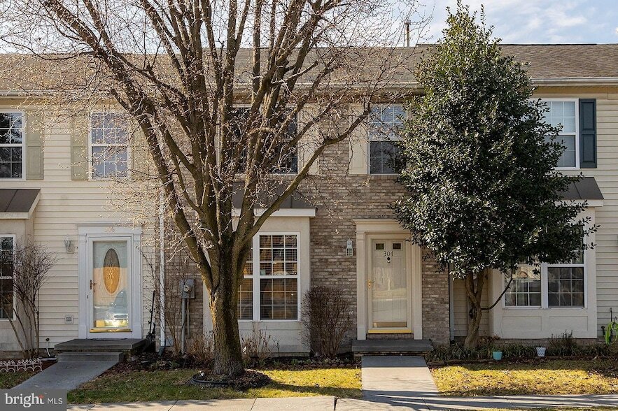 Primary Photo - 304 Chatham Square