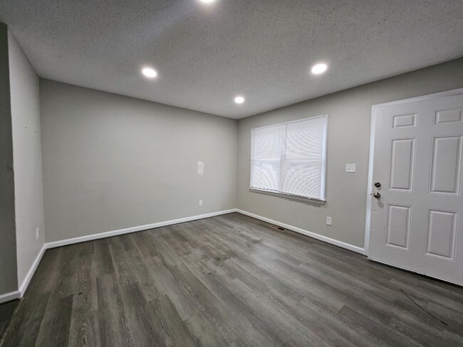 Foto del edificio - 810 E Bragg St
