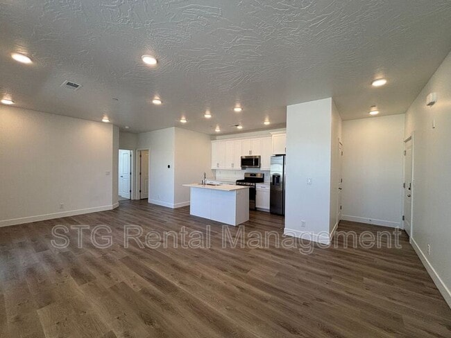 Foto del edificio - 5801 S Garnet Dr