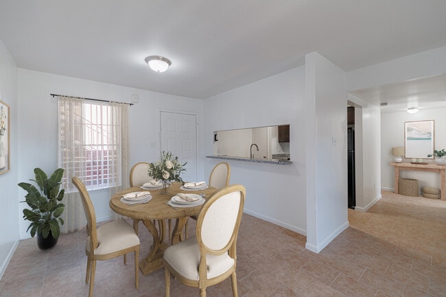 Building Photo - Imperial Chase