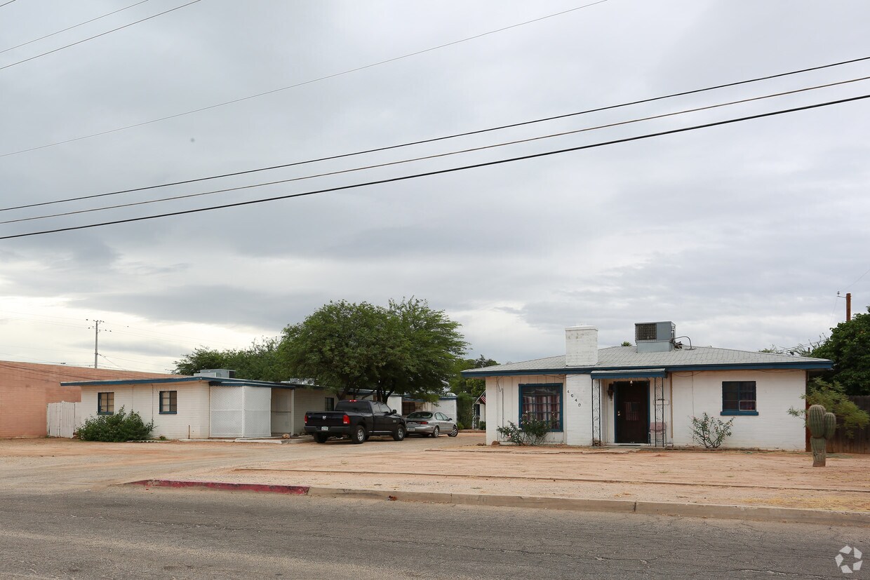 Foto del edificio - 4640-4648 E Fairmount St