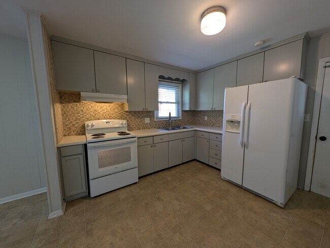 Foto del edificio - 2310 Denham Ave