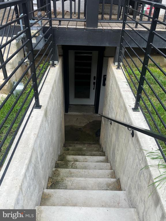 Foto del edificio - 1617 1/2 13th St NW