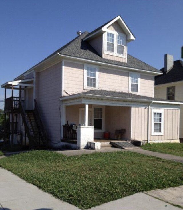 Building Photo - 302 N Olive St