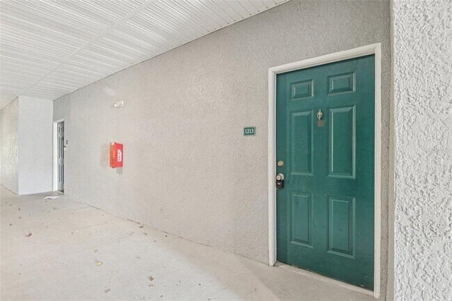 Foto del edificio - 18001 Richmond Pl Dr
