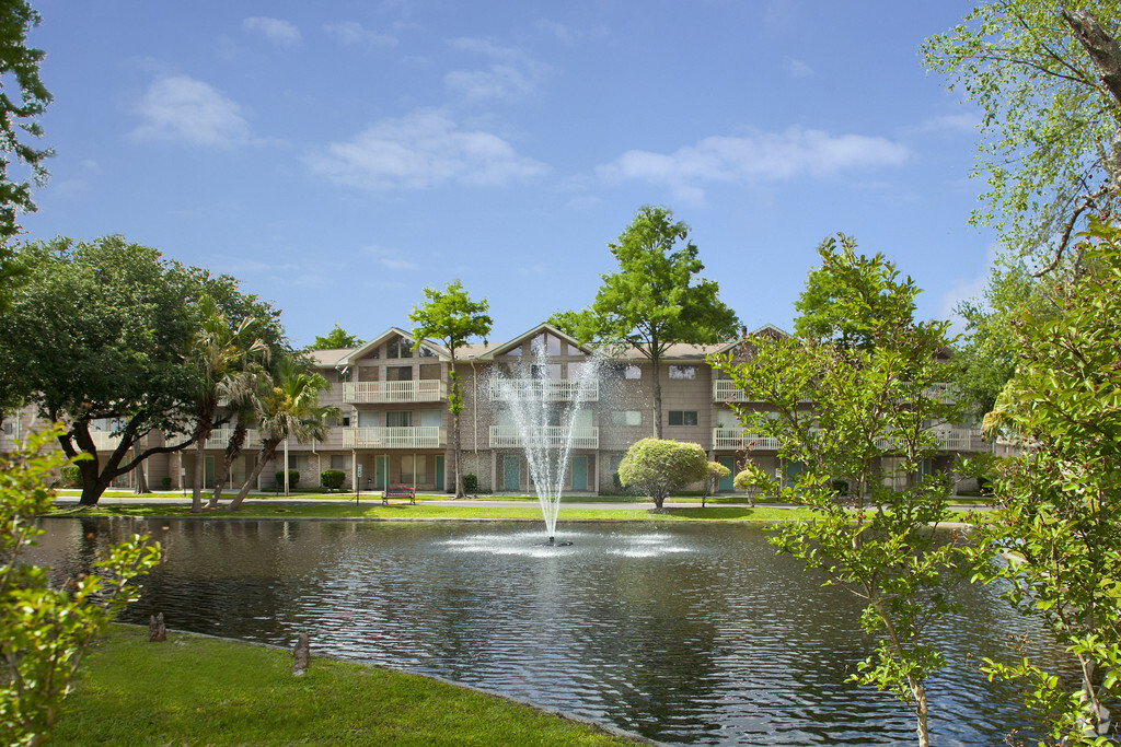 Sunlake Apartments