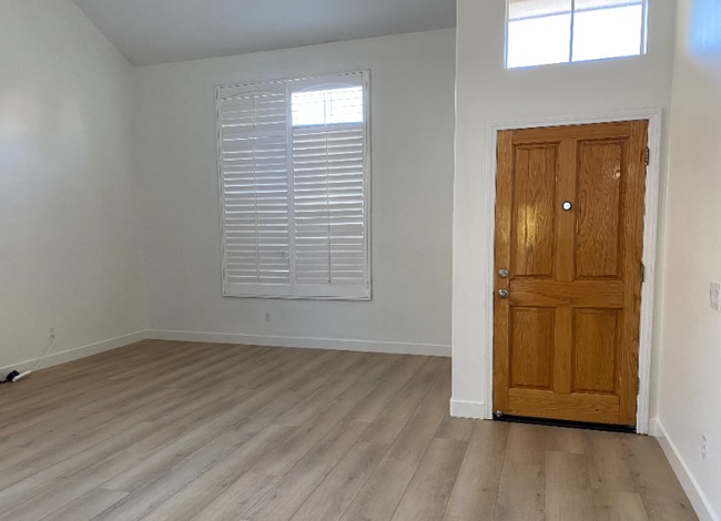 Building Photo - 1131 Mira Lago Ln E