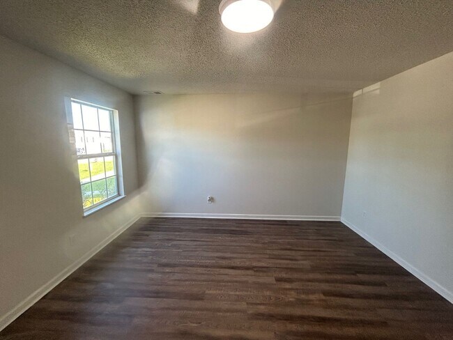 Foto del edificio - 3-bedroom, 2.5-bathroom two-story home located in the desirable Gatewood Communities!