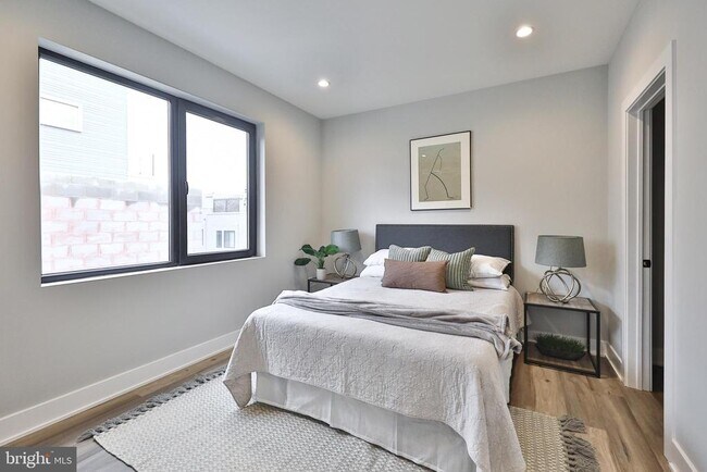 Building Photo - 1612 Cambridge St