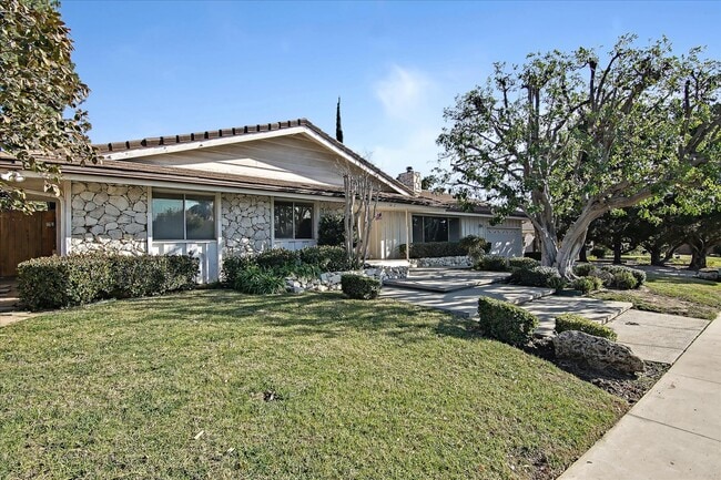 Building Photo - 10122 Wystone Ave