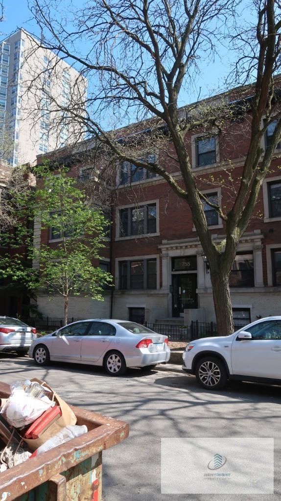 Building Photo - 755 W Buena Ave