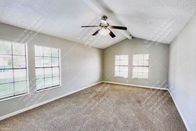 Foto del edificio - 3 br, 2 bath House - 2930 Ellington St
