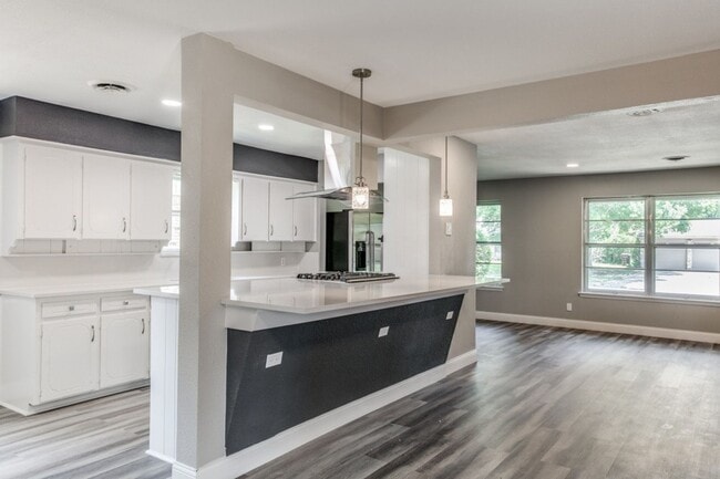 Photo - Spacious 4BR Duplex in Denton Townhome