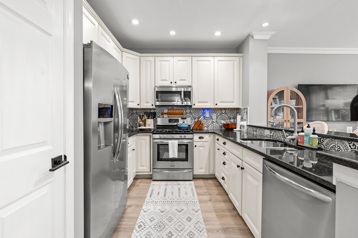 Foto principal - 126 Riverwalk Way