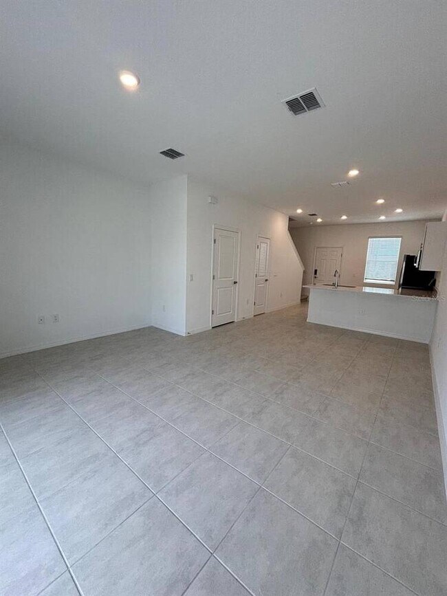 Building Photo - 3120 Skyline Lp