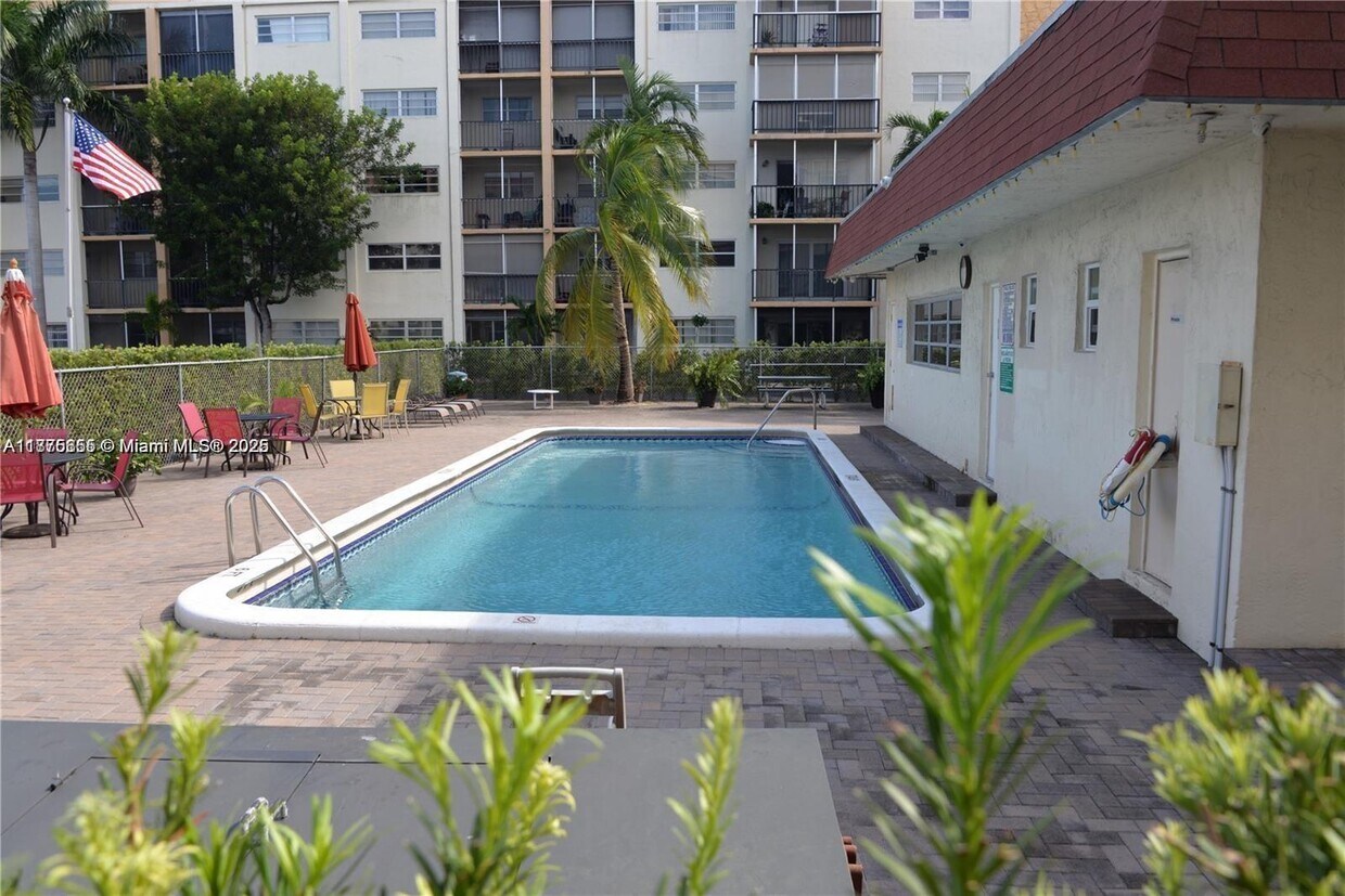 Foto principal - 220 SW 9th Ave