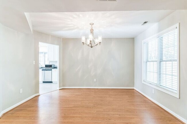 Foto del edificio - 48030 Mayflower Dr