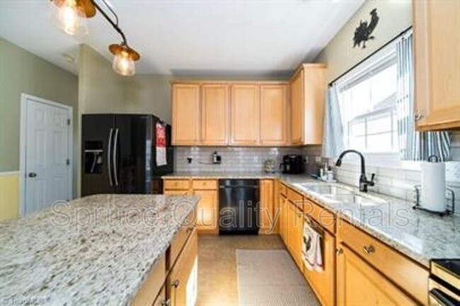 Foto del edificio - 6201 Black Willow Dr