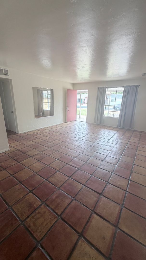 Foto del edificio - 1204 W 7th St
