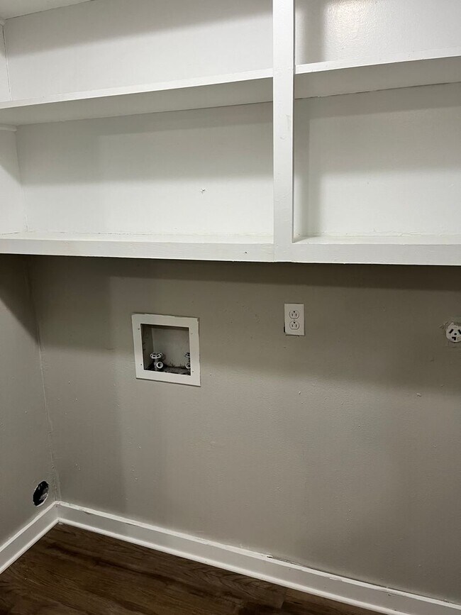 Foto del edificio - 3 Bedroom 1.5 Bath House in PG School Dist...