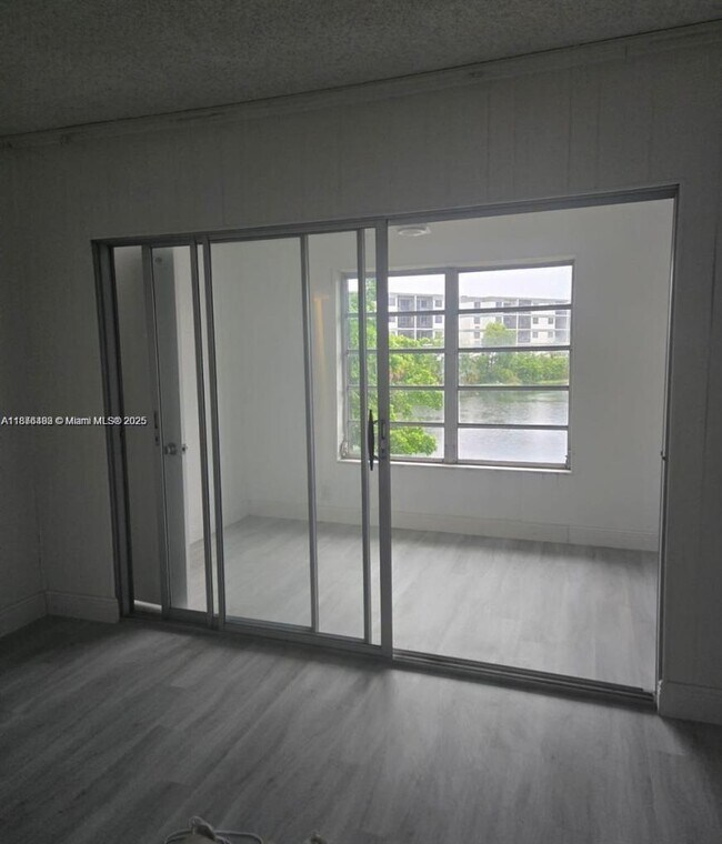 Foto del edificio - 1 bedroom in North miami FL 33179