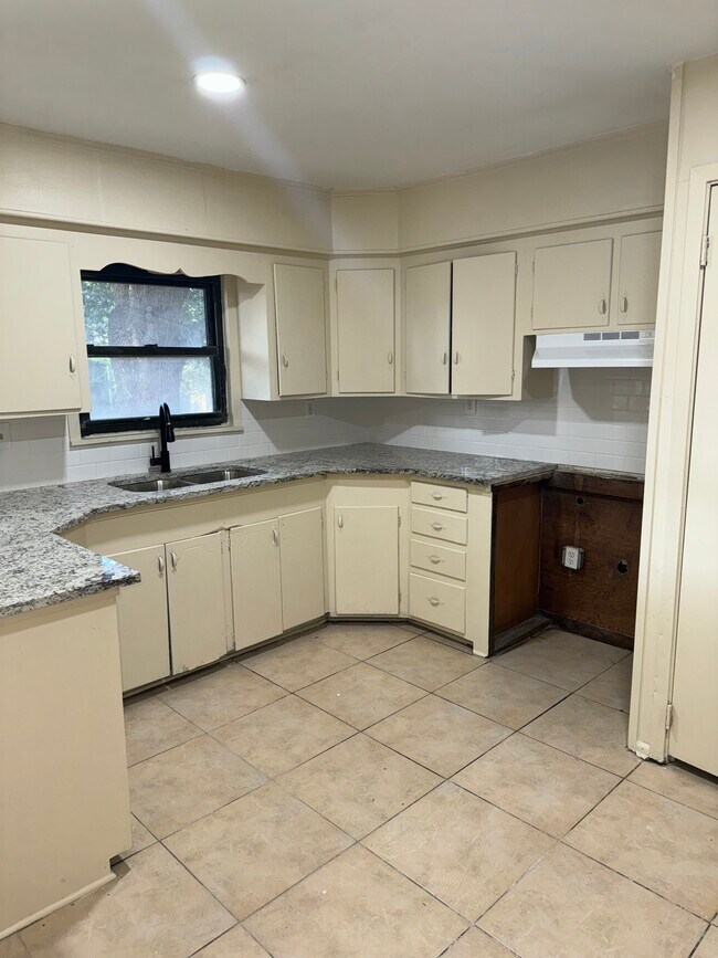 Photo - 6749 Perimeter Dr House