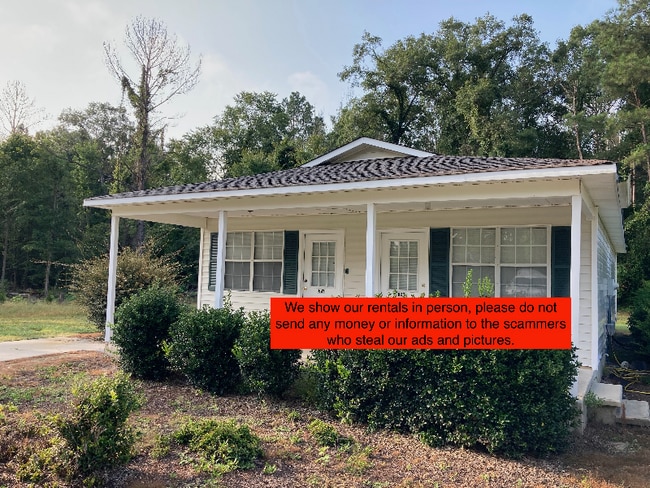 Building Photo - 627 Windcrest Dr