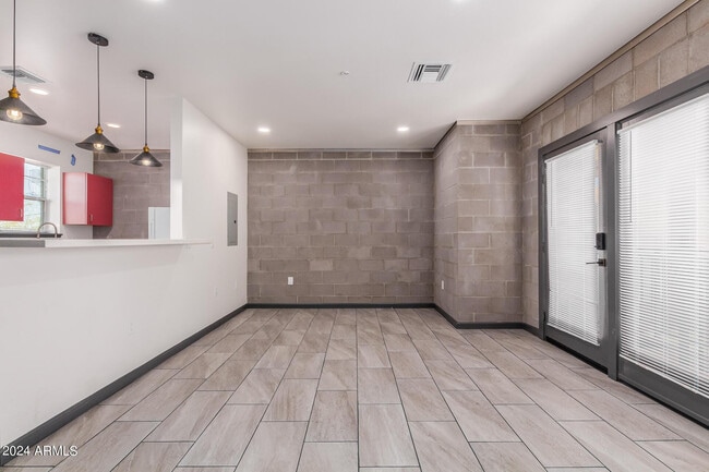 Foto del edificio - 129 N 11th Ave