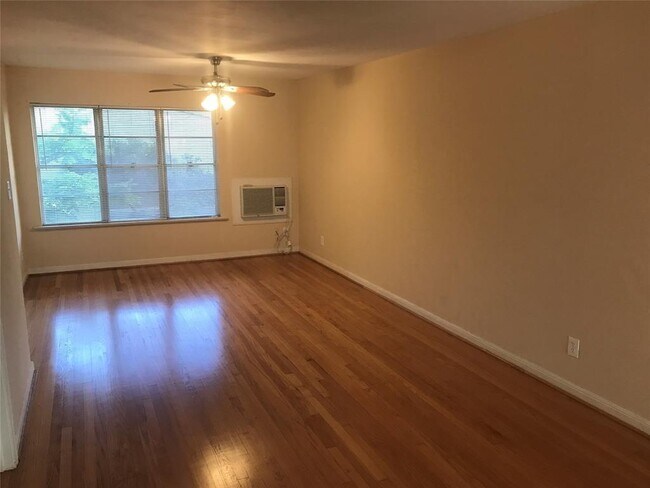 Foto del edificio - 3210 Lake St