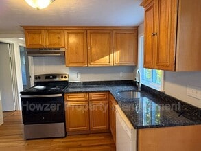 Building Photo - 4 Short Way