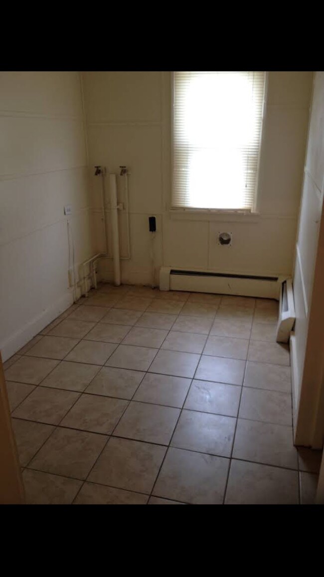 Área de lavandería - 3000 Carlisle Rd